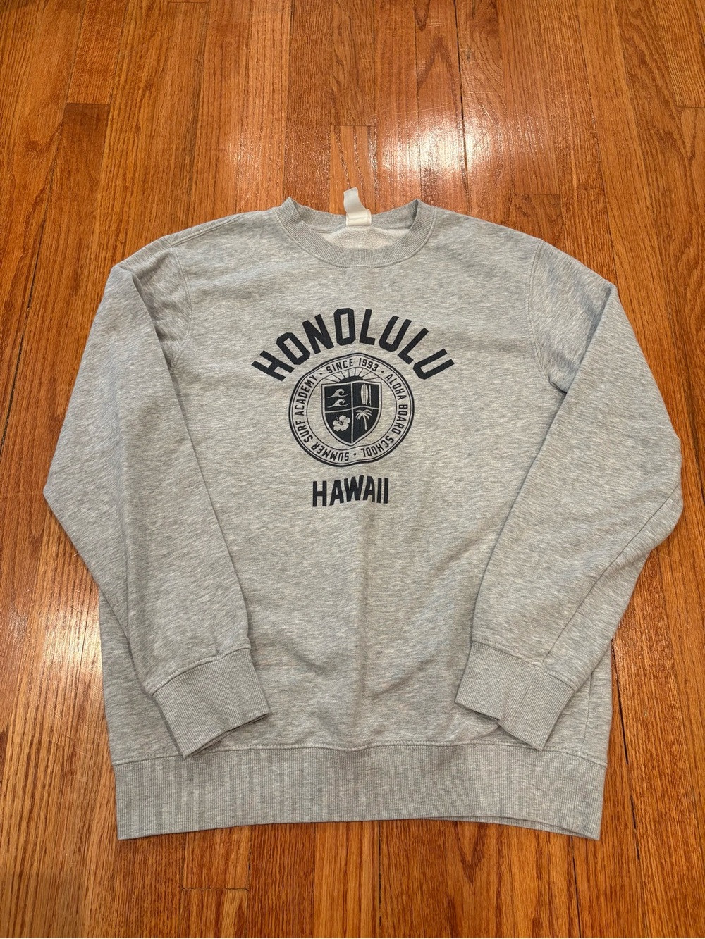 H&M Light Gray Honolulu Hawaii Graphic Crewneck Sweatshirt